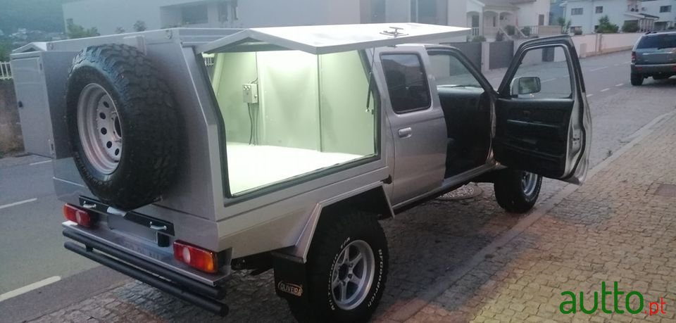 2002' Nissan Navara photo #4