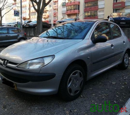2000' Peugeot 206 photo #2