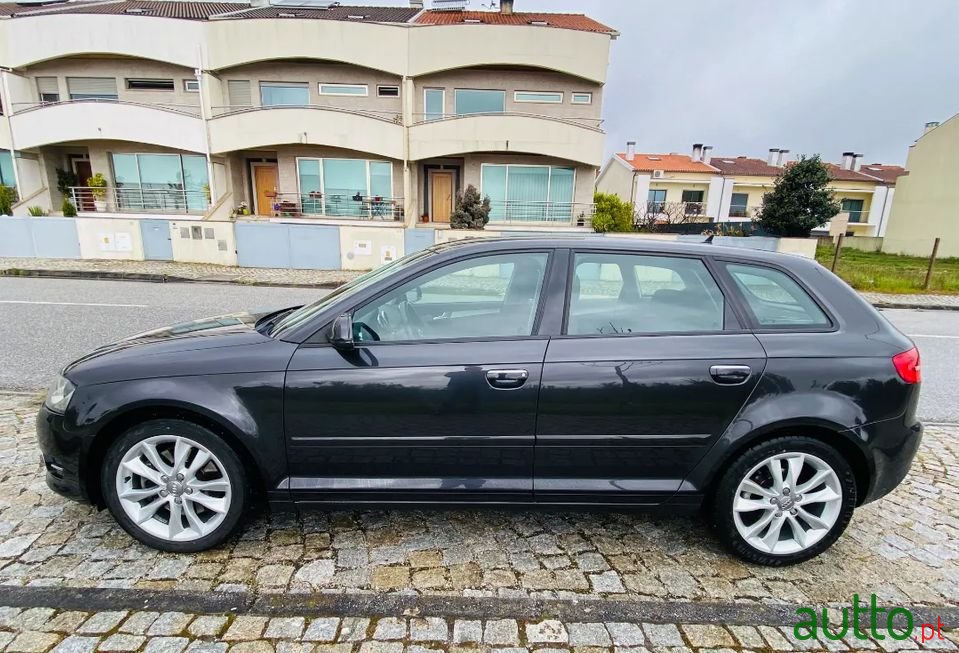 2011' Audi A3 Sportback photo #1