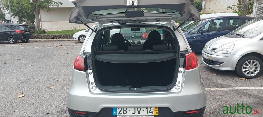 2010' Mitsubishi Colt photo #6