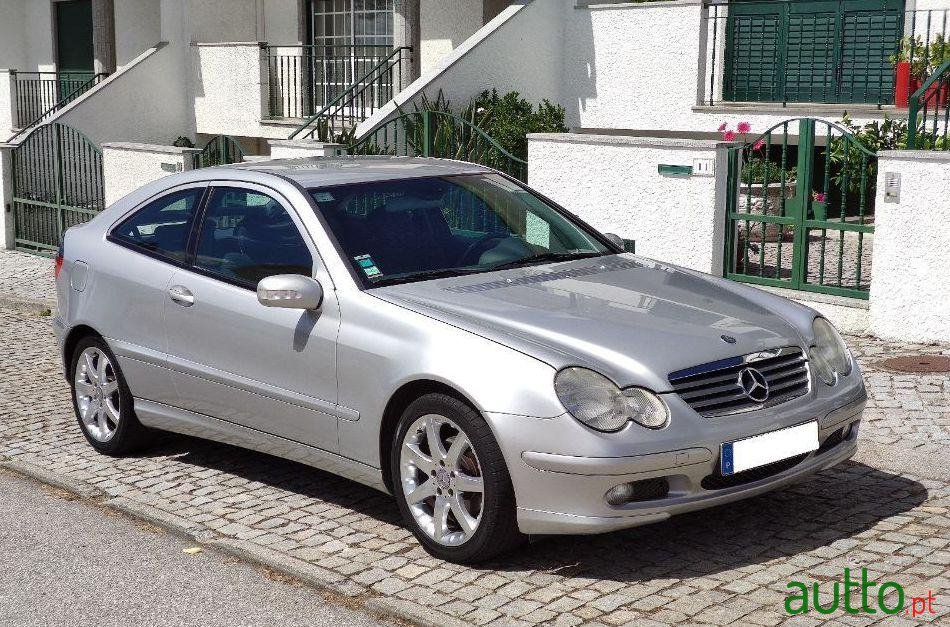2002' Mercedes-Benz C-220 photo #1