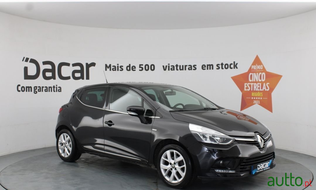 2019' Renault Clio photo #1