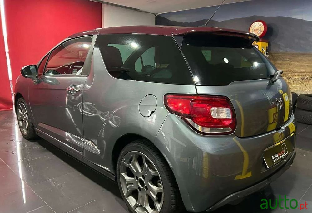 2010' Citroen DS3 1.6 E-Hdi So Chic photo #2
