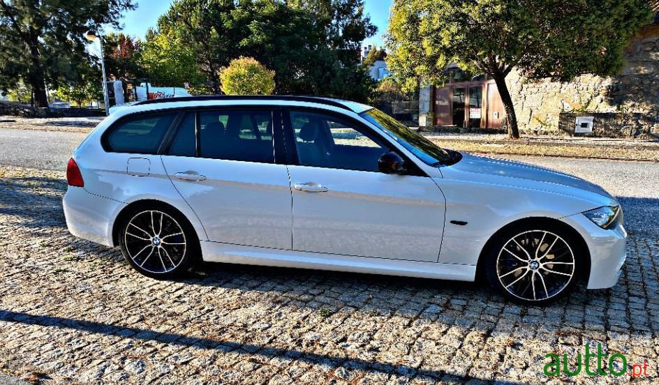 2010' BMW 318 photo #5