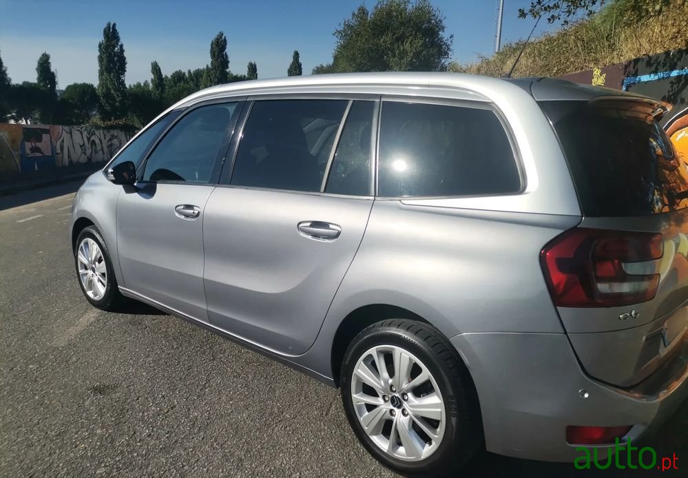 2017' Citroen C4 Grand Picasso photo #3