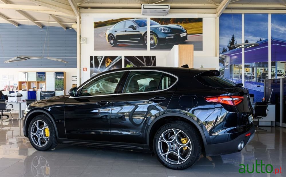 2018' Alfa Romeo Stelvio 2.2 D Super At8 photo #3