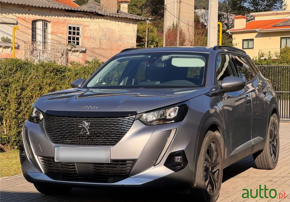 2020' Peugeot 2008 1.5 Bluehdi Allure photo #3