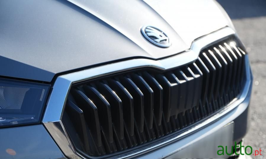 2023' Skoda Fabia 1.0 Mpi photo #4