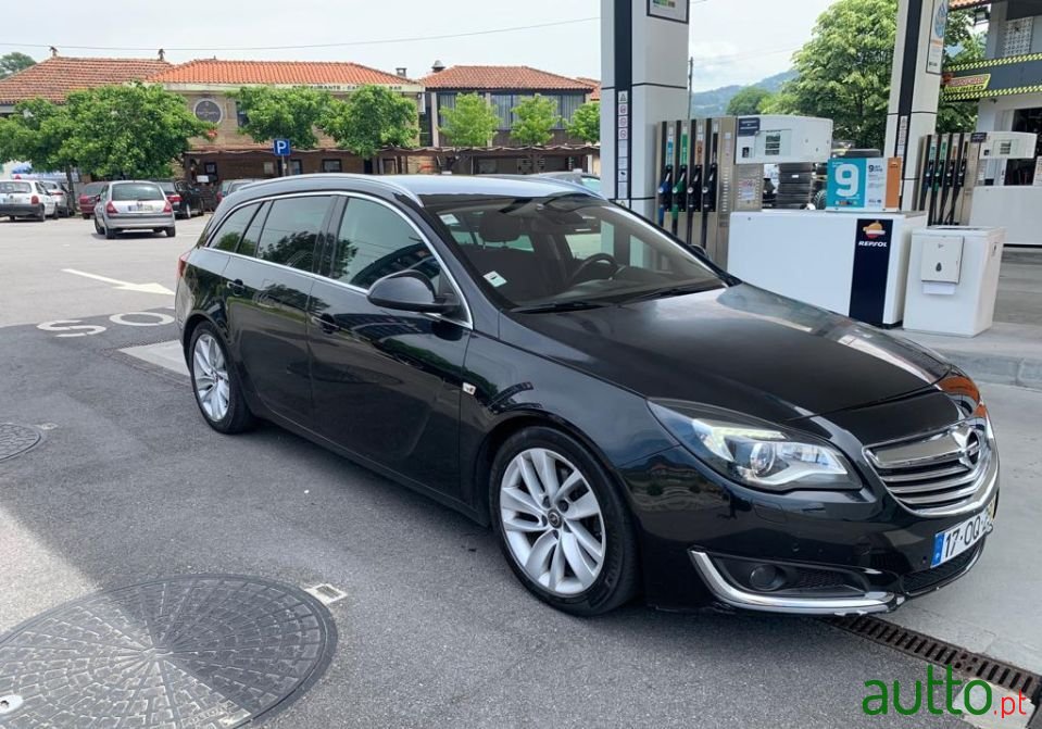 2014' Opel Insignia Sports Tourer photo #2