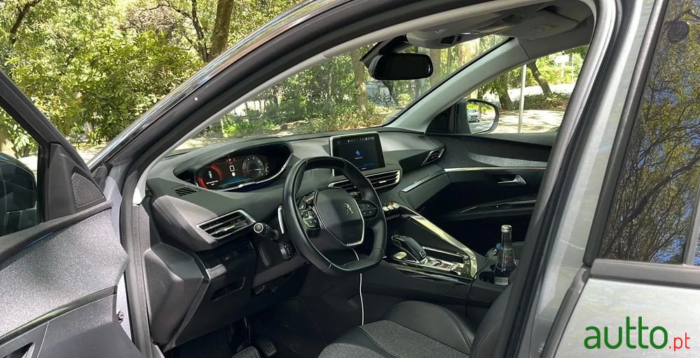 2017' Peugeot 3008 photo #5