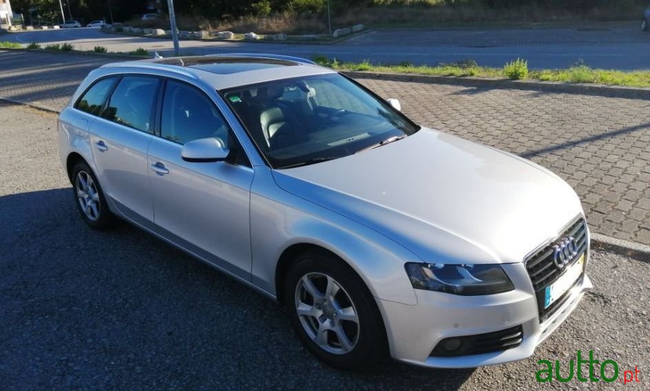 2010' Audi A4 Avant photo #3