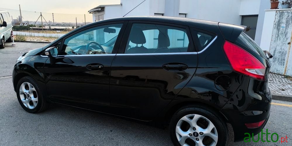 2010' Ford Fiesta 1.25 Titanium photo #6