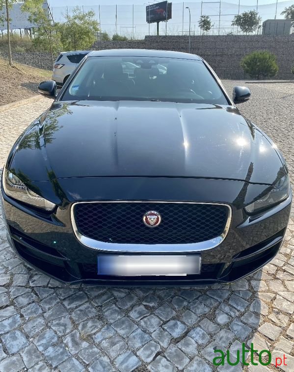 2016' Jaguar XE 2.0 D Prestige photo #3