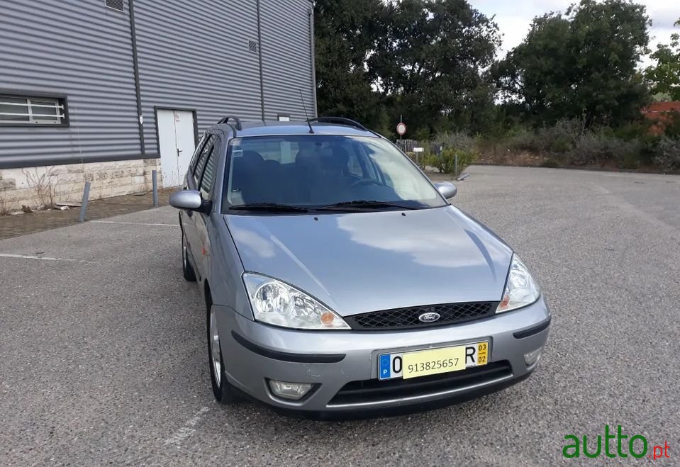 2003' Ford Focus Sw photo #4