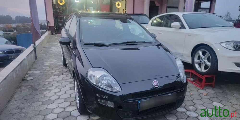 2016' Fiat Punto 1.2 Lounge S&S photo #1