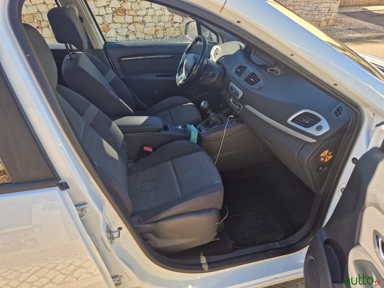 2014' Renault Scenic photo #2