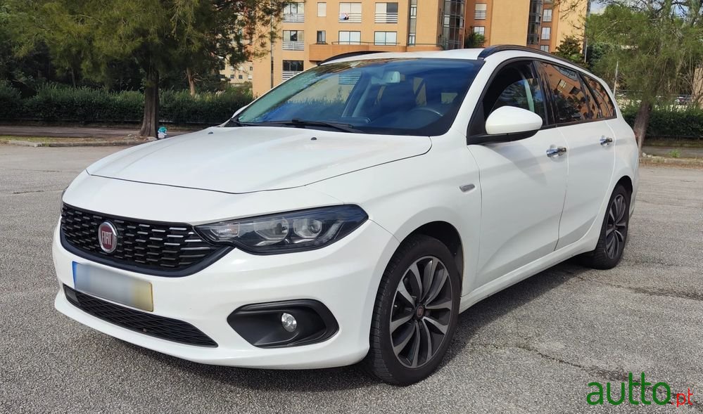 2019' Fiat Tipo Station Wagon photo #1