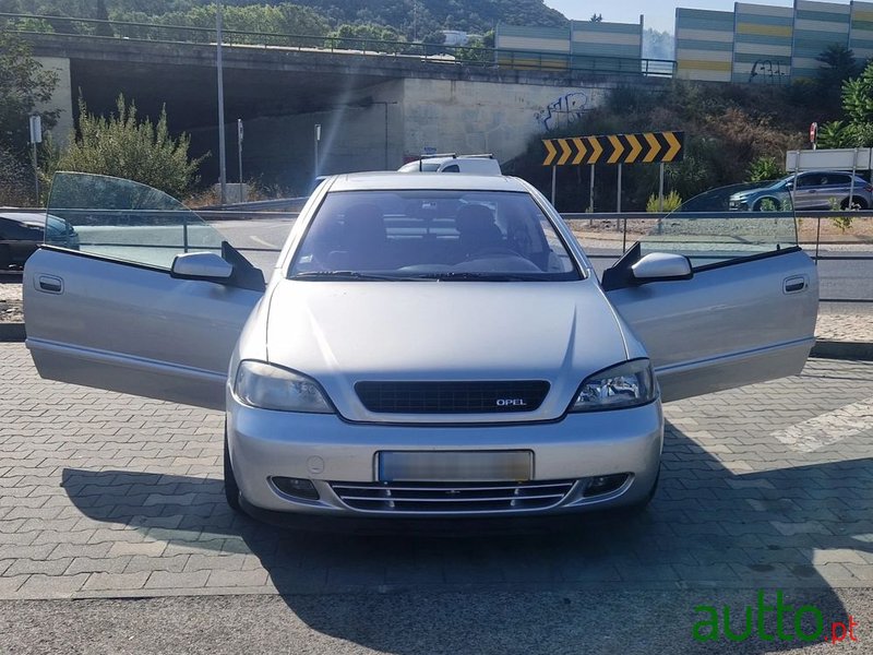 2001' Opel Astra 1.8 16V photo #1