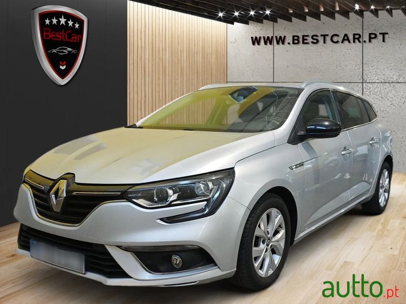 2019' Renault Megane photo #1