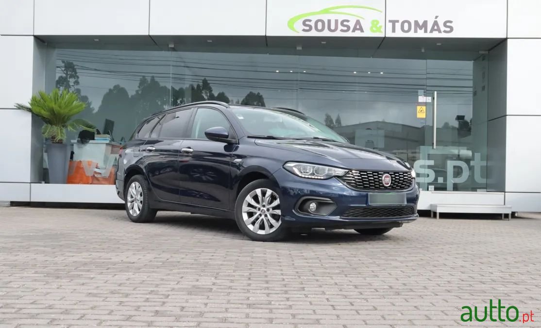 2017' Fiat Tipo Station Wagon photo #1