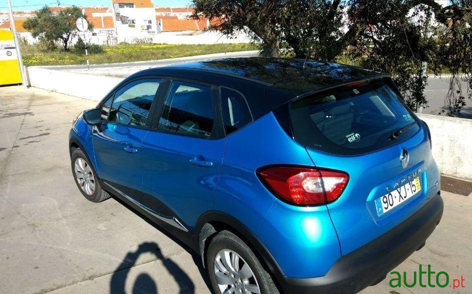 2015' Renault Captur photo #2
