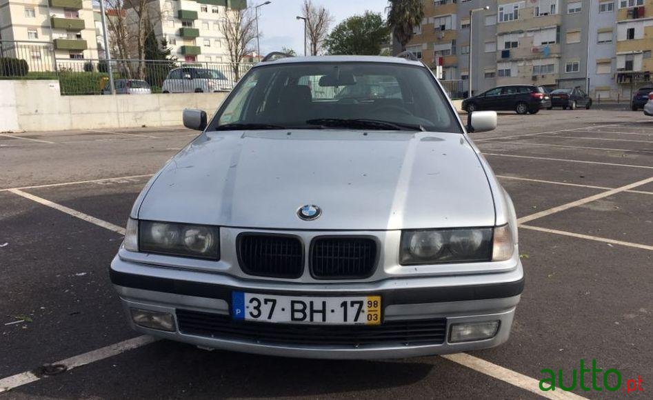 1998' BMW 325 Tds Touring Sport photo #4