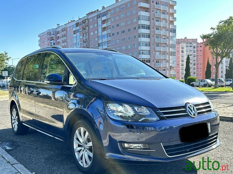 2012' Volkswagen Sharan photo #5