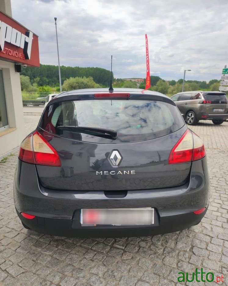 2010' Renault Megane photo #6