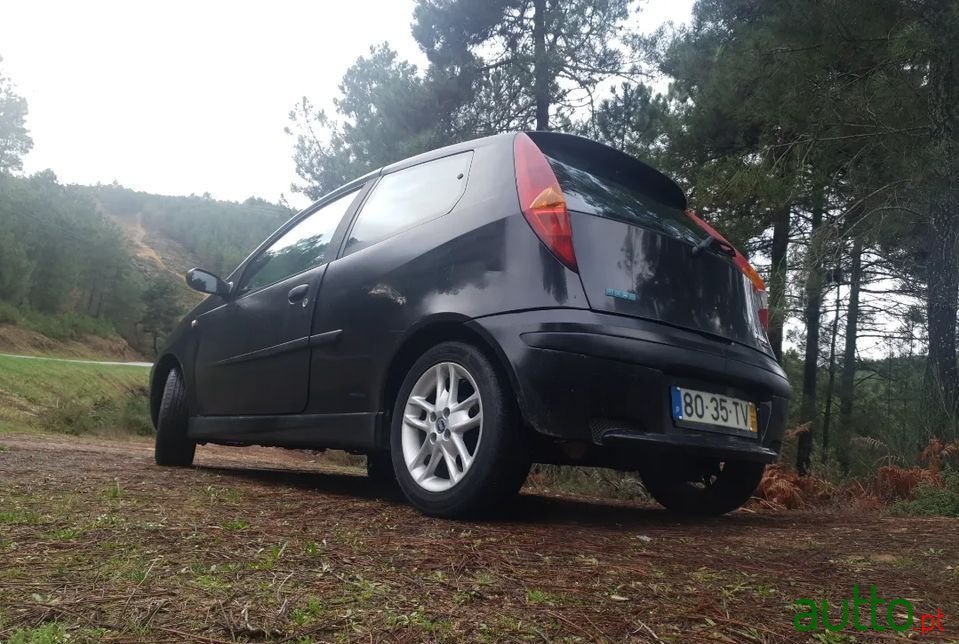 2002' Fiat Punto photo #2