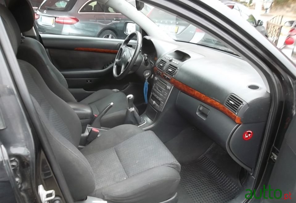 2006' Toyota Avensis Sw photo #6