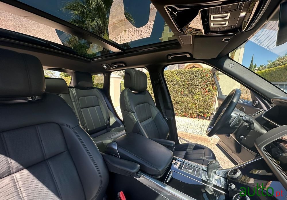 2022' Land Rover Range Rover Sport photo #2