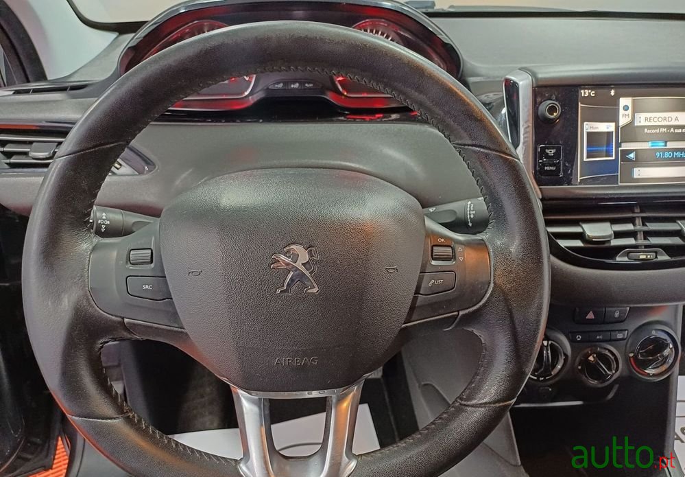 2013' Peugeot 208 1.2 Vti Access photo #5