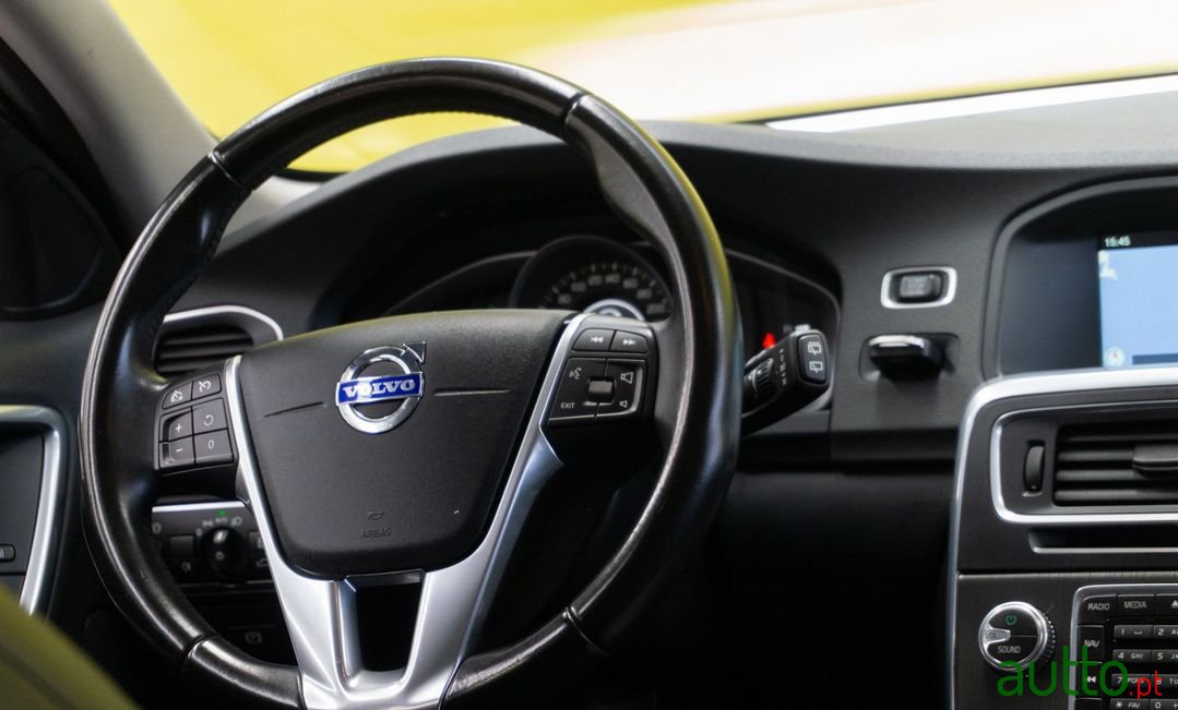 2015' Volvo V60 photo #3