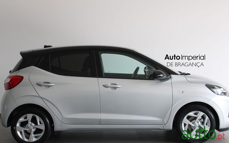 2022' Hyundai i10 1.0 Comfort (Tt) photo #5