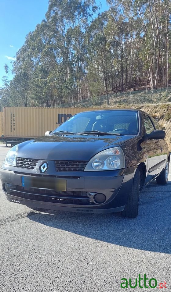 2003' Renault Clio 1.5 Dci Confort photo #1