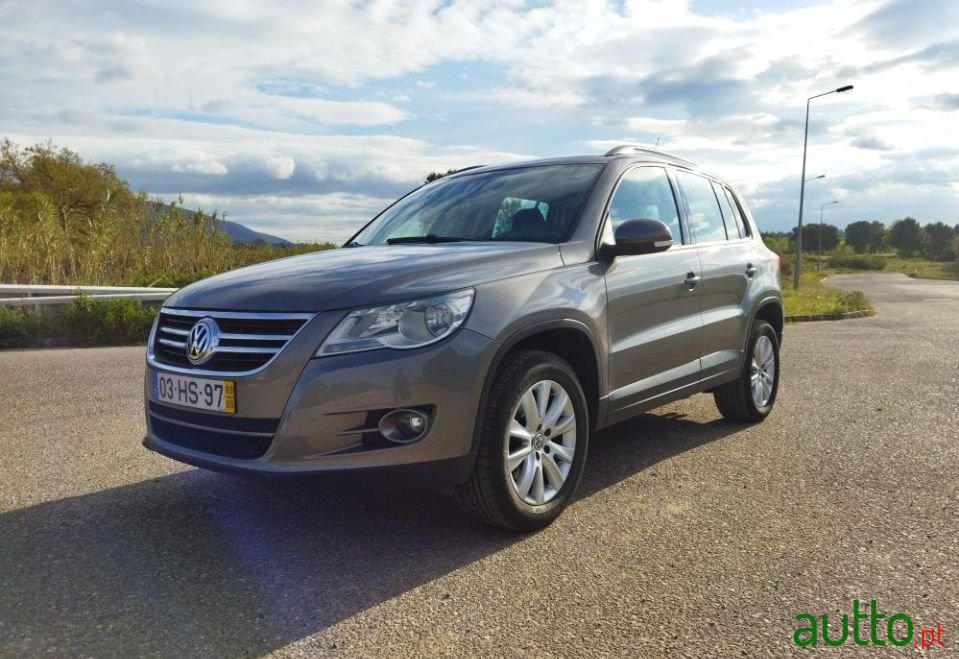 2009' Volkswagen Tiguan photo #1