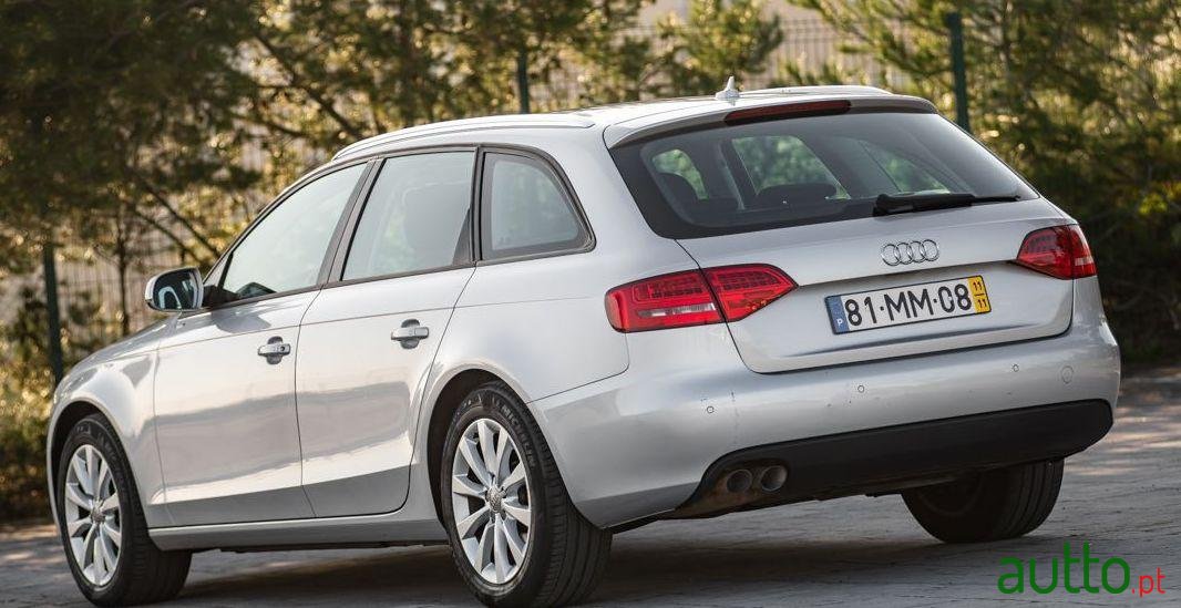 2011' Audi A4 Avant photo #1