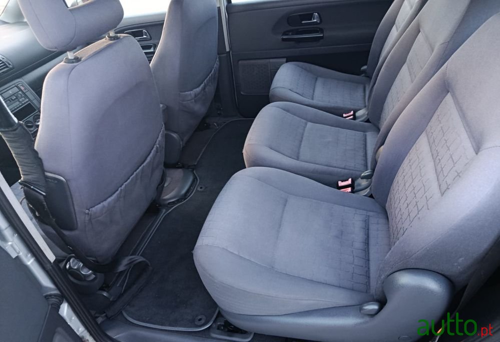 2003' SEAT Alhambra 1.9 Tdi Signo photo #5