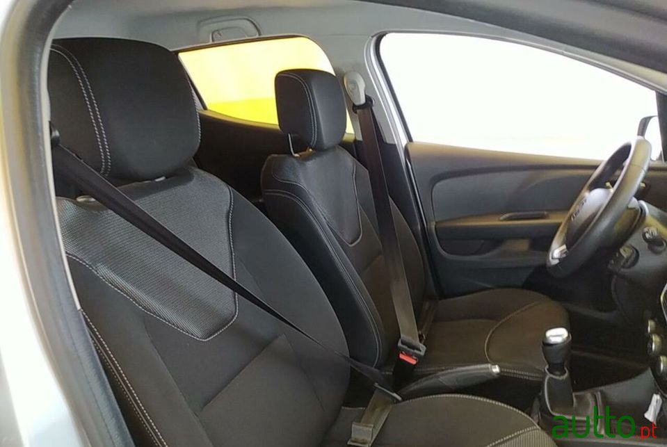 2019' Renault Clio photo #4