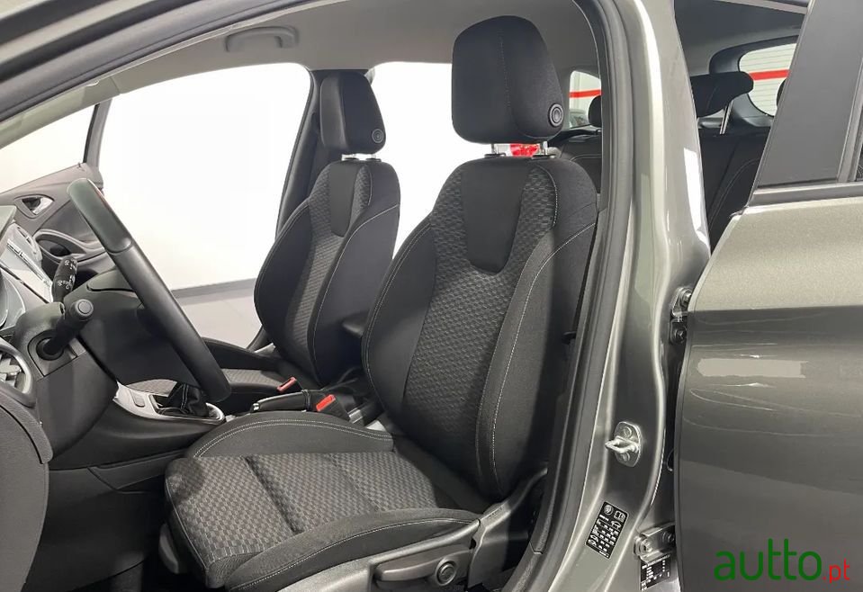 2017' Opel Astra Sports Tourer photo #6