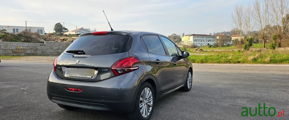 2016' Peugeot 208 photo #6