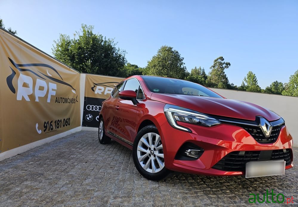 2021' Renault Clio photo #1