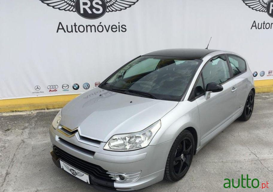 2007' Citroen C4 Coupé 1.6 Hdi 110 Vts photo #2