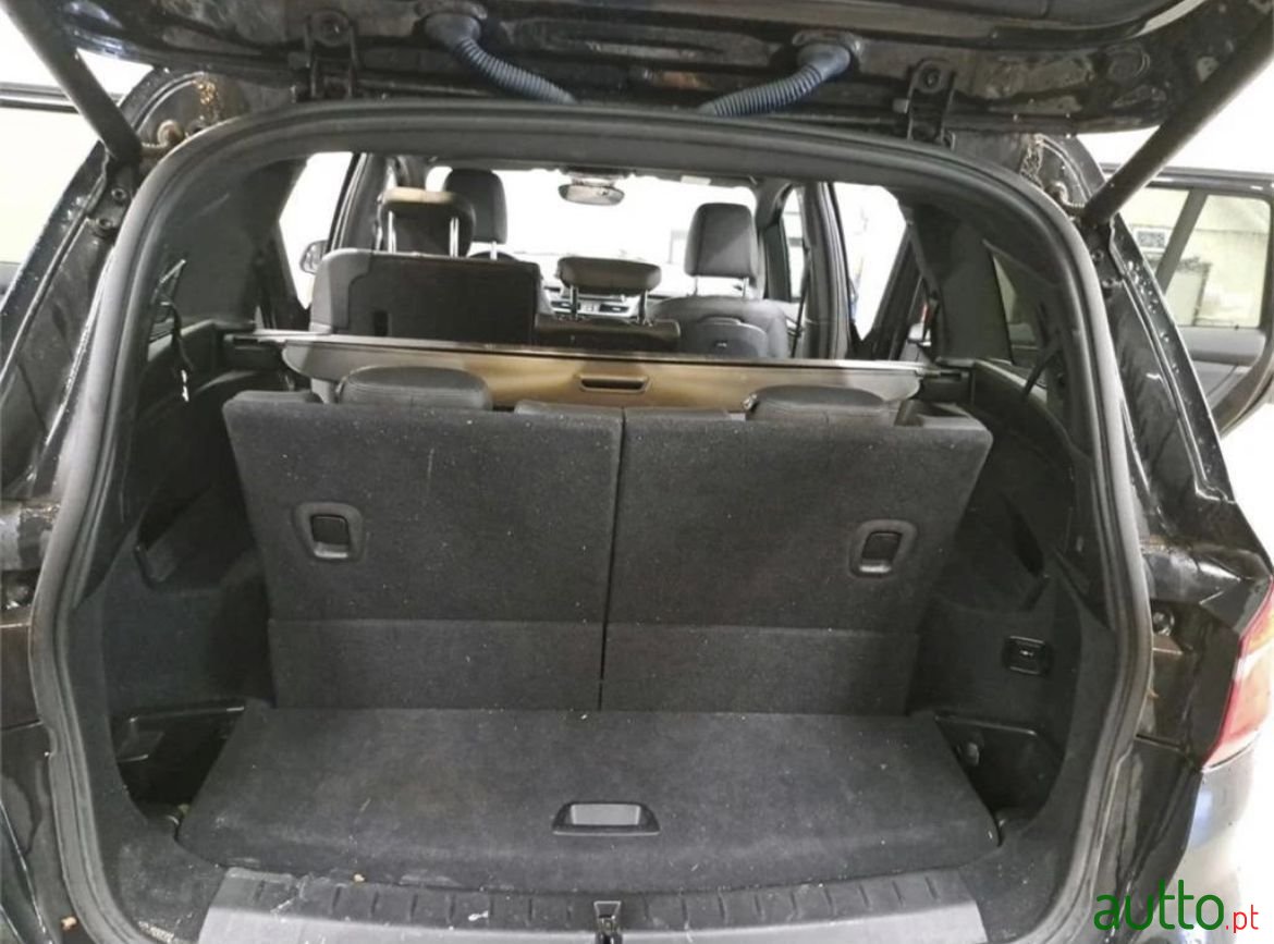 2017' BMW 216 Gran Tourer photo #4