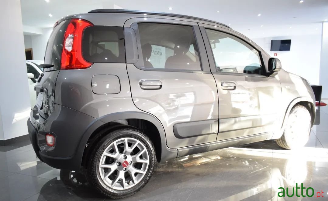 2022' Fiat Panda photo #2