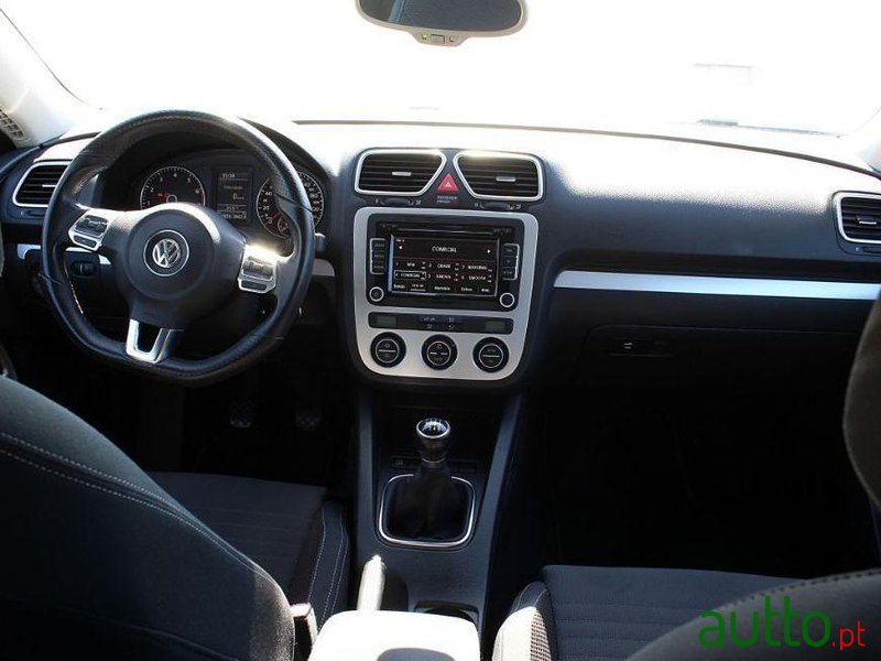 2009' Volkswagen Scirocco photo #3