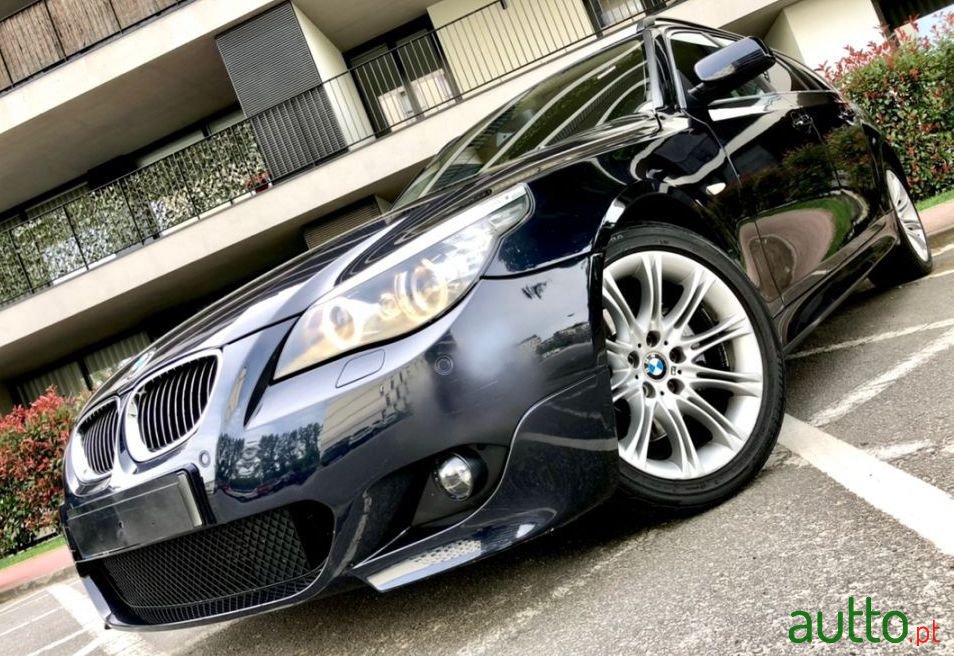 2009' BMW 525 photo #1