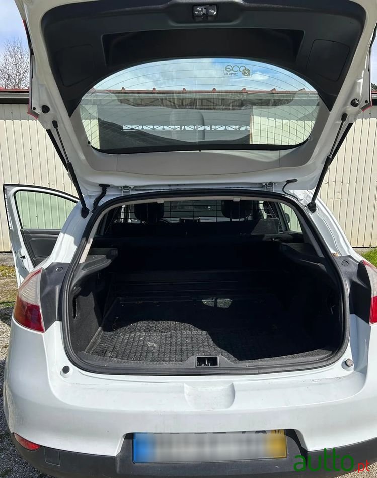 2014' Renault Megane photo #4