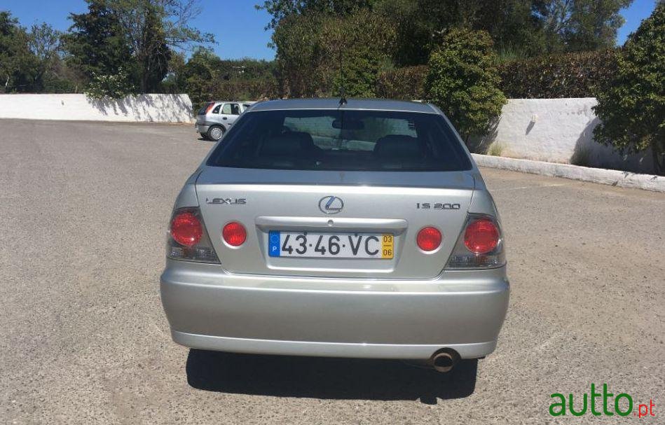 2003' Lexus Is-200 photo #3