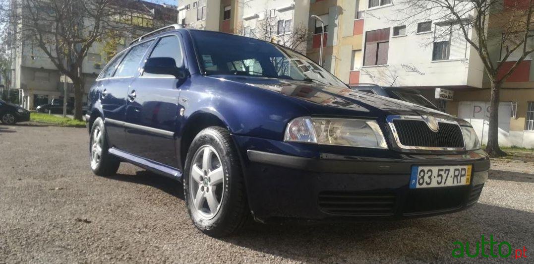 2001' Skoda Octavia Break photo #2